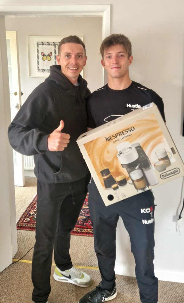 NESPRESSO by De'Longhi Lattissima - Coffee Machine